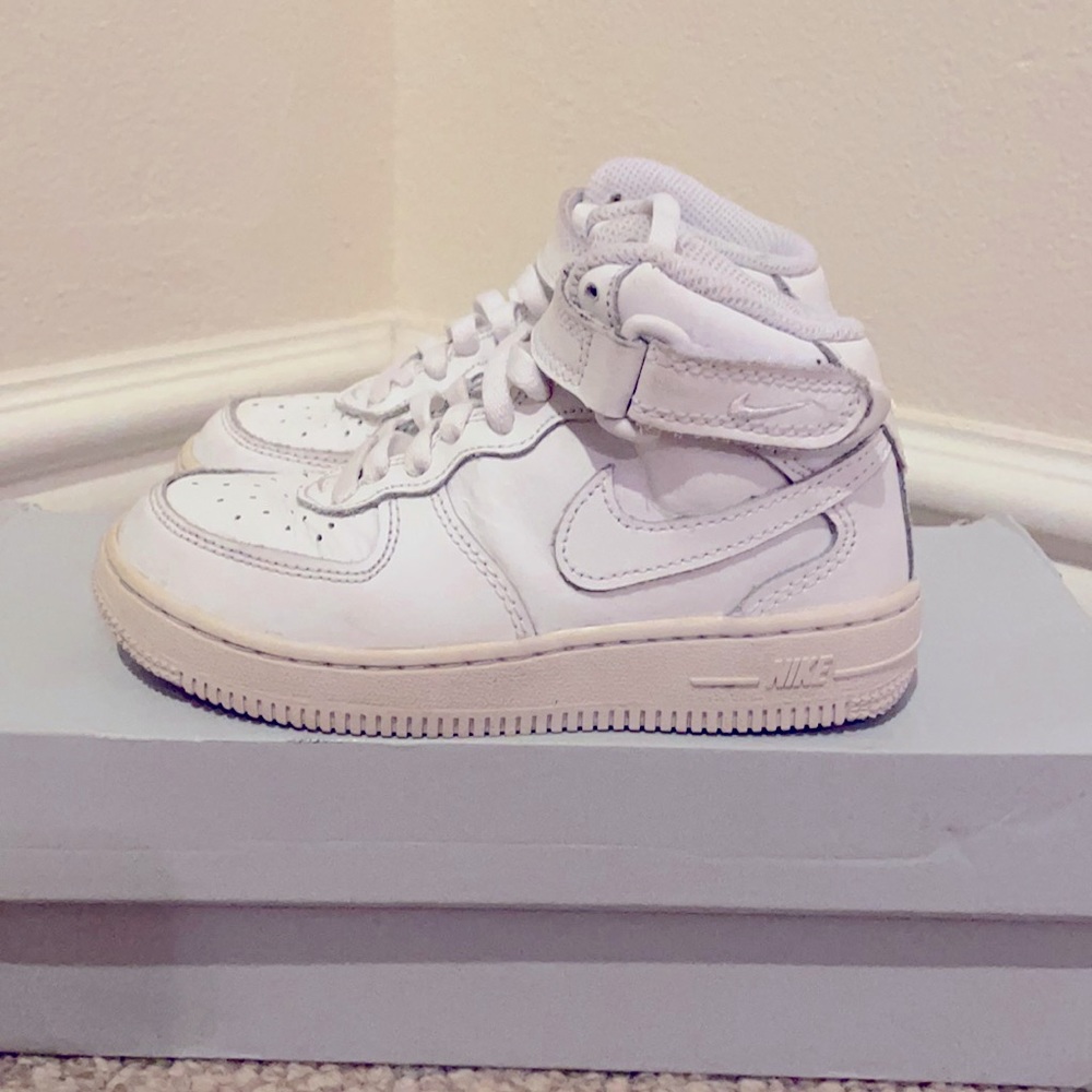 Nike, FORCE 1
